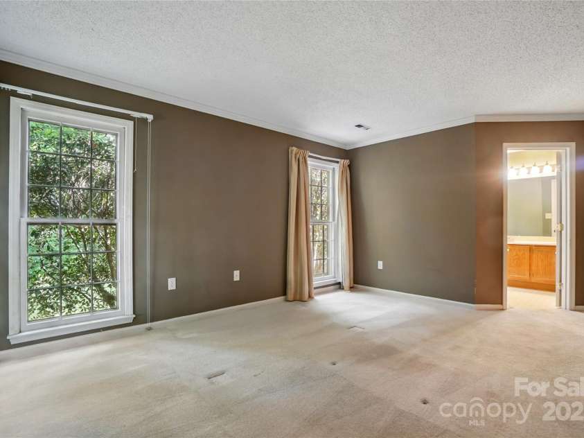 9927 Raddington Lane, Charlotte, NC 28269.  MLS# CAR4255804, YatesRealty ID 15803. 