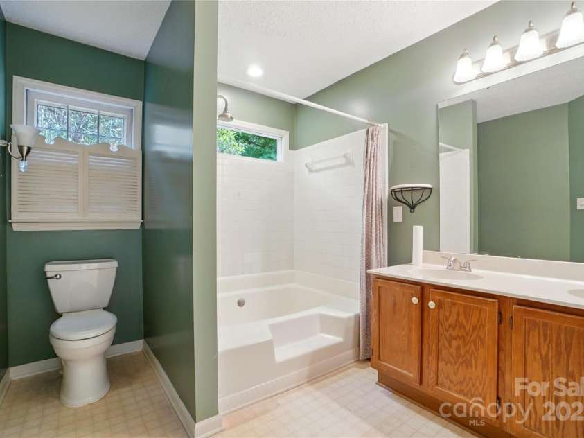 9927 Raddington Lane, Charlotte, NC 28269.  MLS# CAR4255804, YatesRealty ID 15803. 