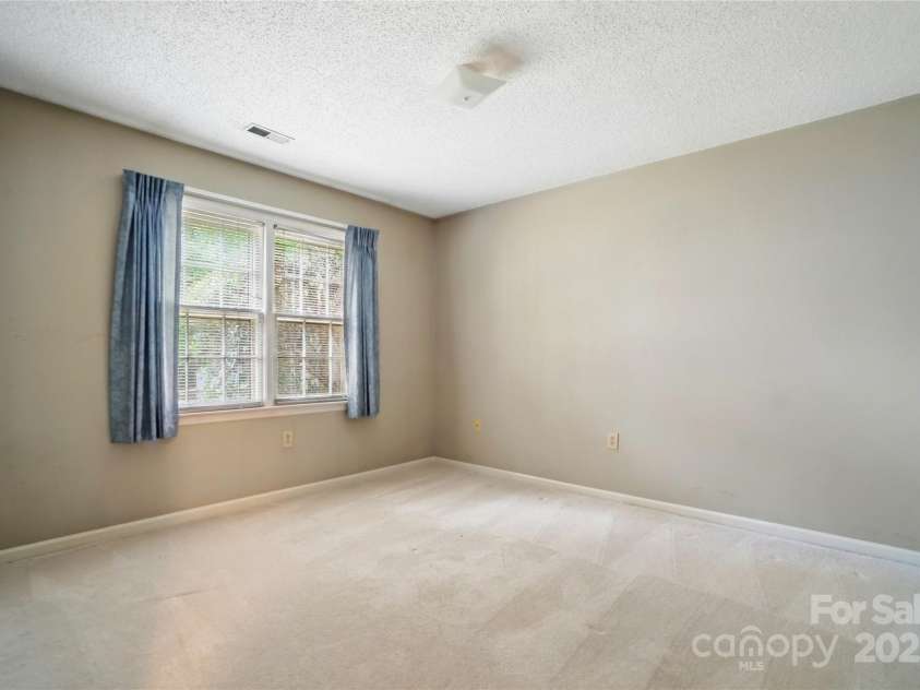 9927 Raddington Lane, Charlotte, NC 28269.  MLS# CAR4255804, YatesRealty ID 15803. 