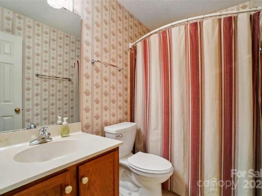 9927 Raddington Lane, Charlotte, NC 28269.  MLS# CAR4255804, YatesRealty ID 15803. 