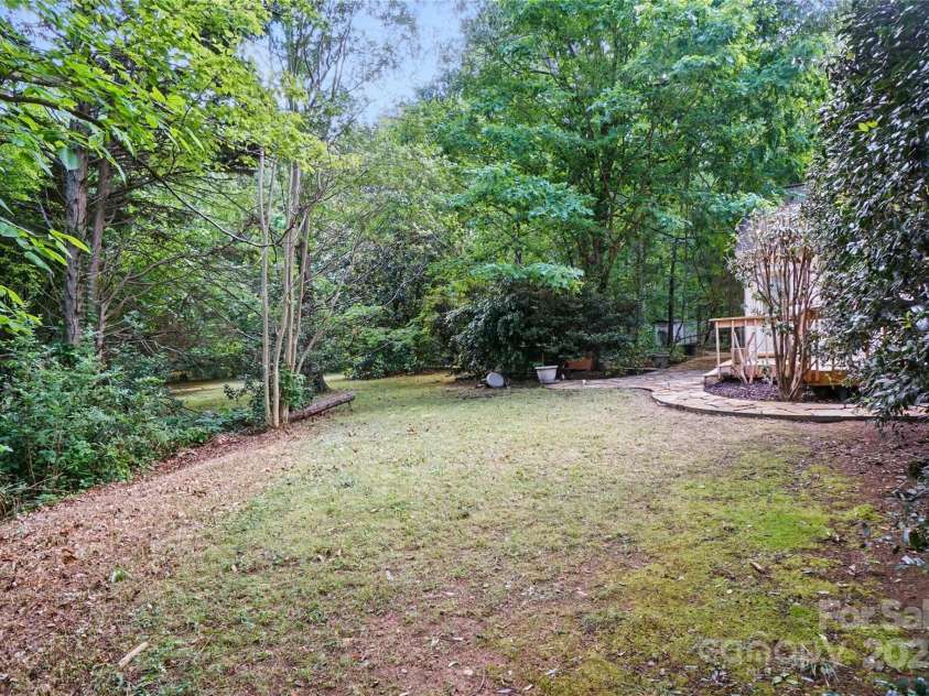9927 Raddington Lane, Charlotte, NC 28269.  MLS# CAR4255804, YatesRealty ID 15803. 