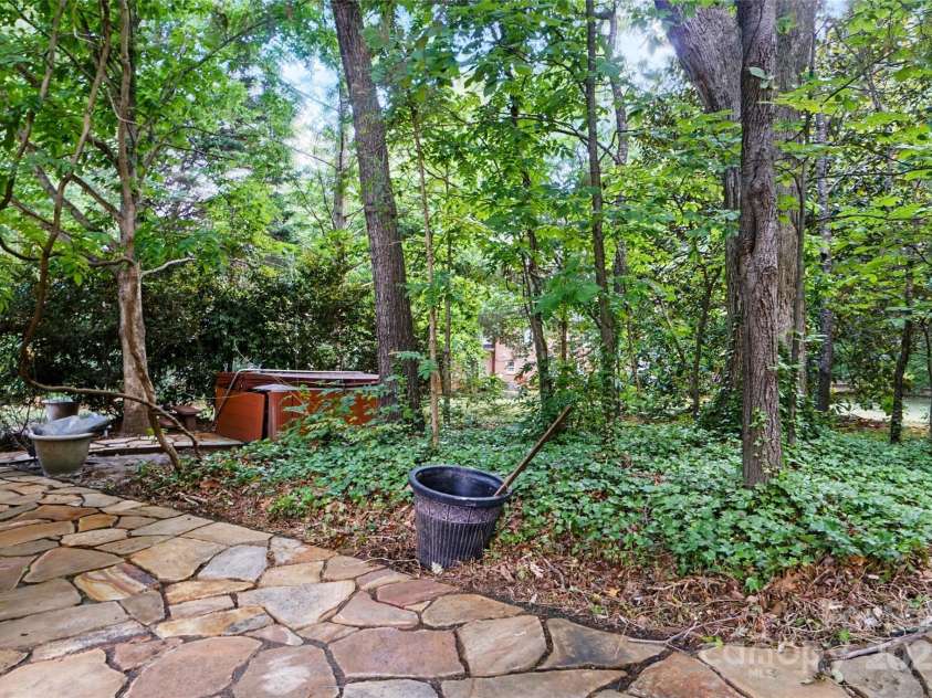 9927 Raddington Lane, Charlotte, NC 28269.  MLS# CAR4255804, YatesRealty ID 15803. 