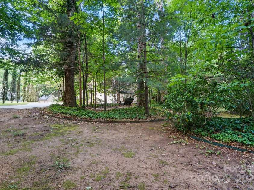 9927 Raddington Lane, Charlotte, NC 28269.  MLS# CAR4255804, YatesRealty ID 15803. 