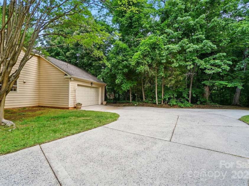 9927 Raddington Lane, Charlotte, NC 28269.  MLS# CAR4255804, YatesRealty ID 15803. 