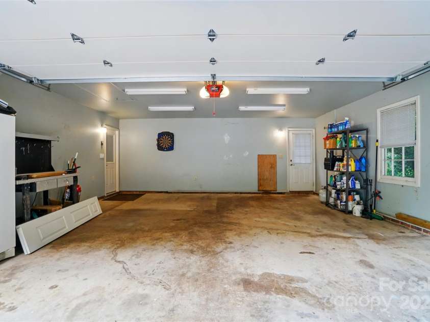 9927 Raddington Lane, Charlotte, NC 28269.  MLS# CAR4255804, YatesRealty ID 15803. 