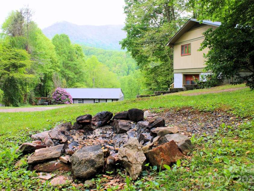 347 Knob Hill Estates Road, Sylva, NC 28779.  MLS# CAR4204658, YatesRealty ID 15804. 