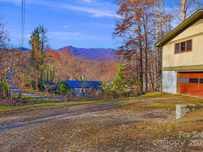 347 Knob Hill Estates Road, Sylva, NC 28779.  MLS# CAR4204658, YatesRealty ID 15804. Mountain Views
