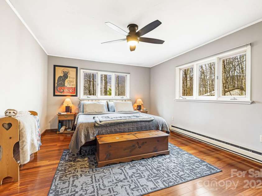 347 Knob Hill Estates Road, Sylva, NC 28779.  MLS# CAR4204658, YatesRealty ID 15804. Primary Bedroom Number 1