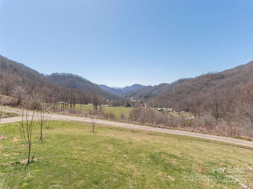 323 Morris Road, Clyde, NC 28721.  MLS# CAR4237293, YatesRealty ID 15805. 