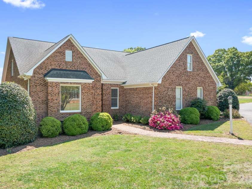 11690 Bain School Road, Mint Hill, NC 28227.  MLS# CAR4372063, YatesRealty ID 15806. 