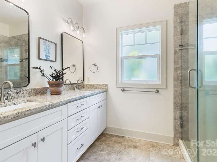 117 White Oak Road Extension, Arden, NC 28704.  MLS# CAR4254070, YatesRealty ID 15806. 