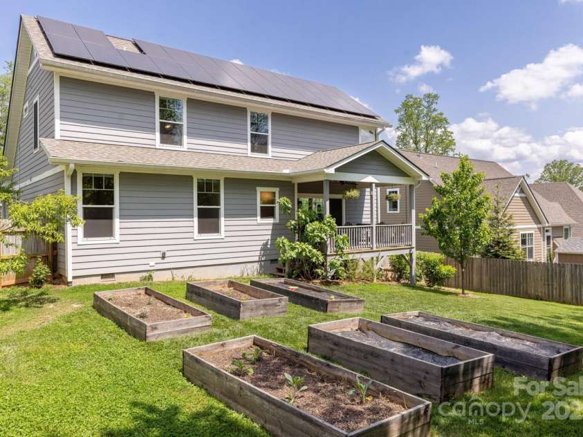 117 White Oak Road Extension, Arden, NC 28704.  MLS# CAR4254070, YatesRealty ID 15806. 