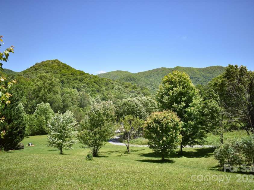 102 Brookview Lane, Whittier, NC 28789.  MLS# CAR4262943, YatesRealty ID 15807. 