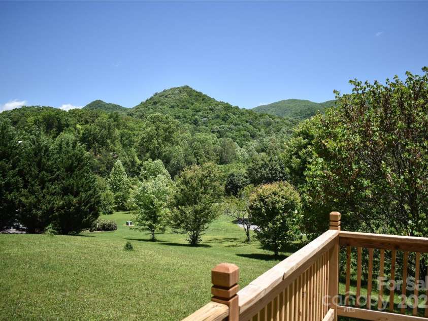 102 Brookview Lane, Whittier, NC 28789.  MLS# CAR4262943, YatesRealty ID 15807. 