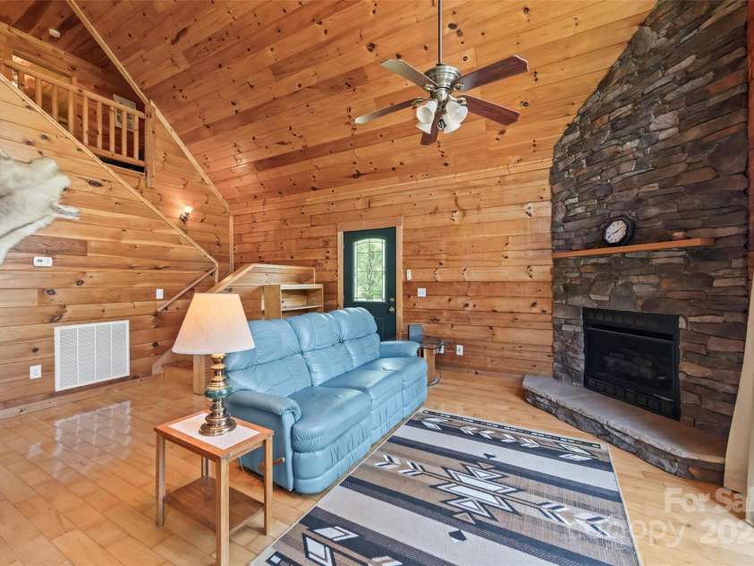 102 Brookview Lane, Whittier, NC 28789.  MLS# CAR4262943, YatesRealty ID 15807. 