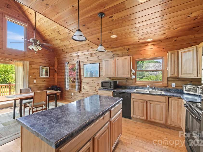 102 Brookview Lane, Whittier, NC 28789.  MLS# CAR4262943, YatesRealty ID 15807. 