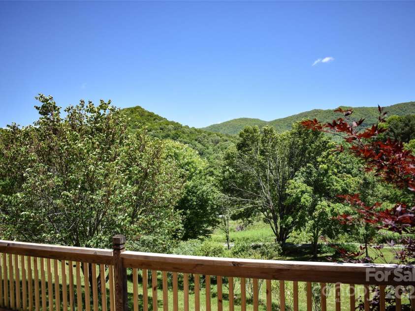 102 Brookview Lane, Whittier, NC 28789.  MLS# CAR4262943, YatesRealty ID 15807. 