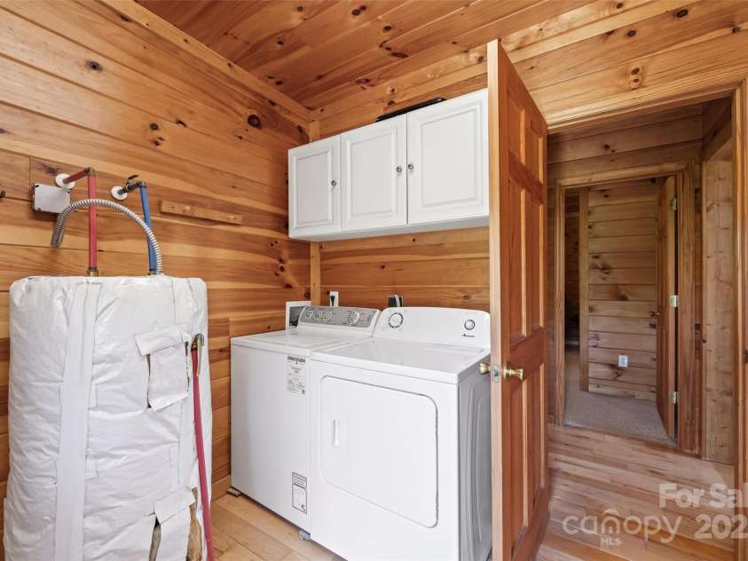 102 Brookview Lane, Whittier, NC 28789.  MLS# CAR4262943, YatesRealty ID 15807. 