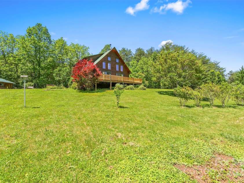 102 Brookview Lane, Whittier, NC 28789.  MLS# CAR4262943, YatesRealty ID 15807. 