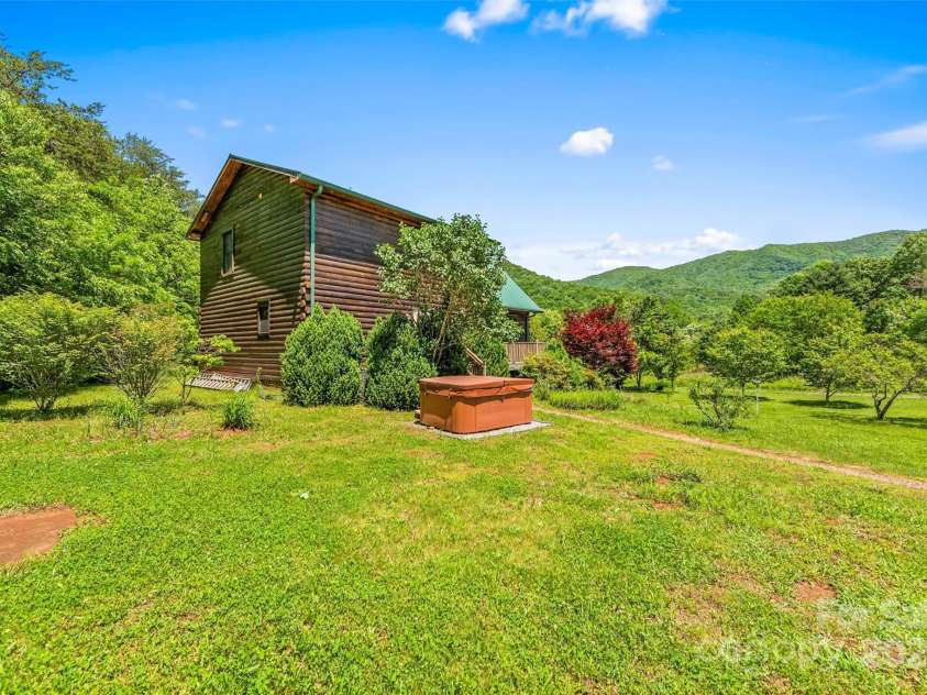 102 Brookview Lane, Whittier, NC 28789.  MLS# CAR4262943, YatesRealty ID 15807. 