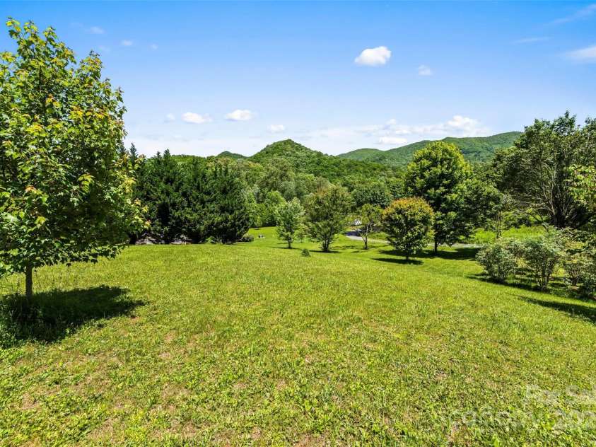 102 Brookview Lane, Whittier, NC 28789.  MLS# CAR4262943, YatesRealty ID 15807. 