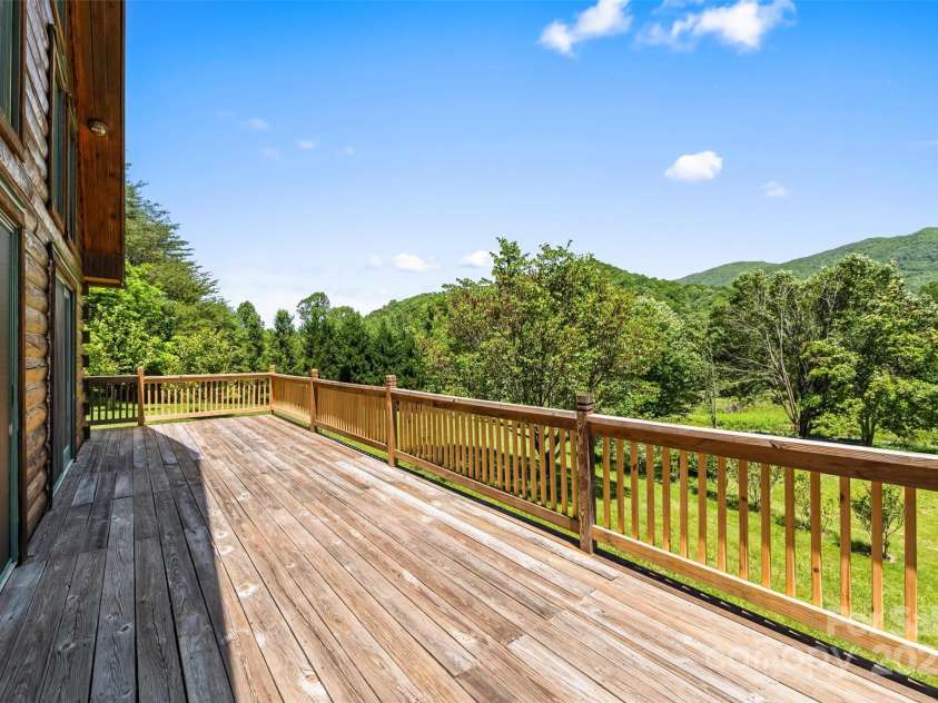 102 Brookview Lane, Whittier, NC 28789.  MLS# CAR4262943, YatesRealty ID 15807. 