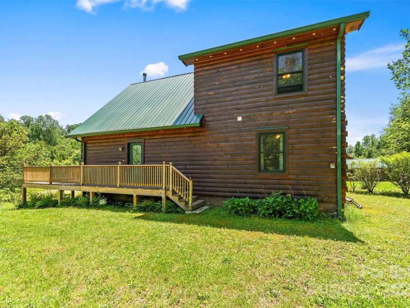 102 Brookview Lane, Whittier, NC 28789.  MLS# CAR4262943, YatesRealty ID 15807. 