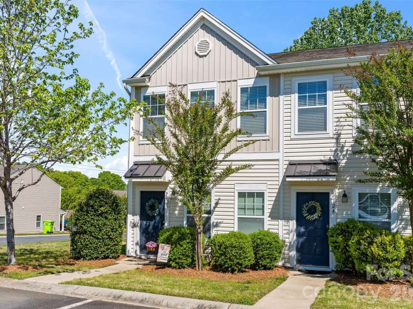 126 Cadbury Lane, Fort Mill, SC 29715.  MLS# CAR4368318, YatesRealty ID 15807. 