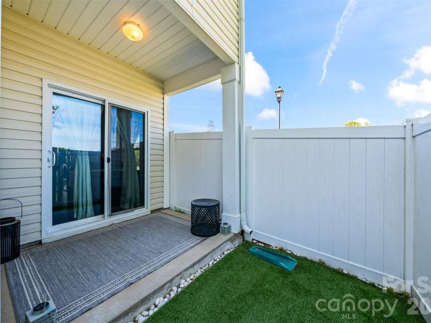 126 Cadbury Lane, Fort Mill, SC 29715.  MLS# CAR4368318, YatesRealty ID 15807. 