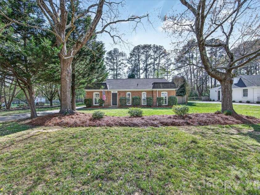6576 Stoney Ridge Road, Matthews, NC 28104.  MLS# CAR4360783, YatesRealty ID 15808. 