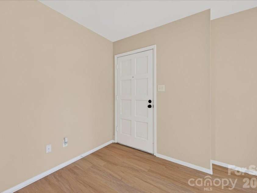 6576 Stoney Ridge Road, Matthews, NC 28104.  MLS# CAR4360783, YatesRealty ID 15808. 