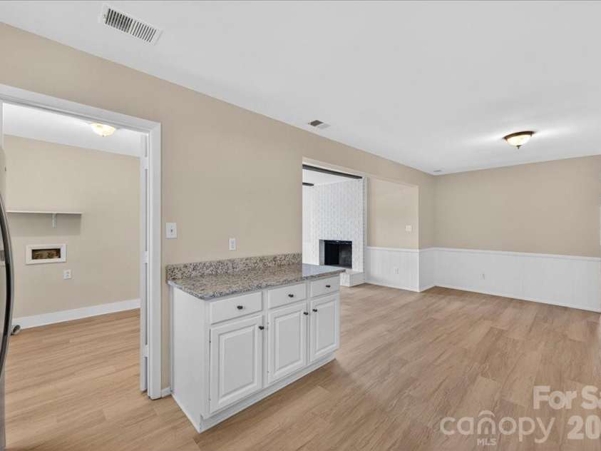 6576 Stoney Ridge Road, Matthews, NC 28104.  MLS# CAR4360783, YatesRealty ID 15808. 