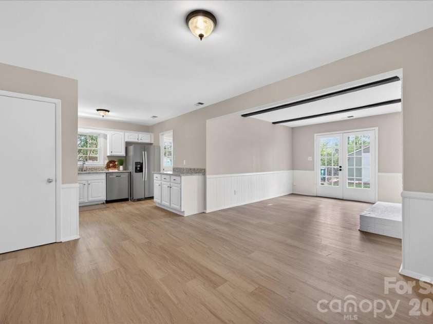 6576 Stoney Ridge Road, Matthews, NC 28104.  MLS# CAR4360783, YatesRealty ID 15808. 