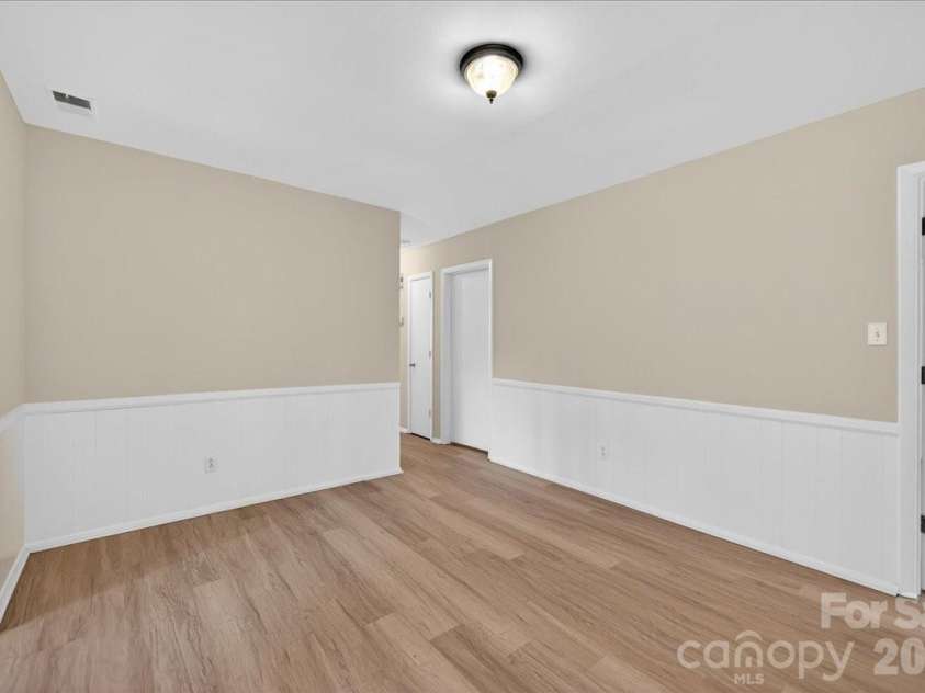 6576 Stoney Ridge Road, Matthews, NC 28104.  MLS# CAR4360783, YatesRealty ID 15808. 
