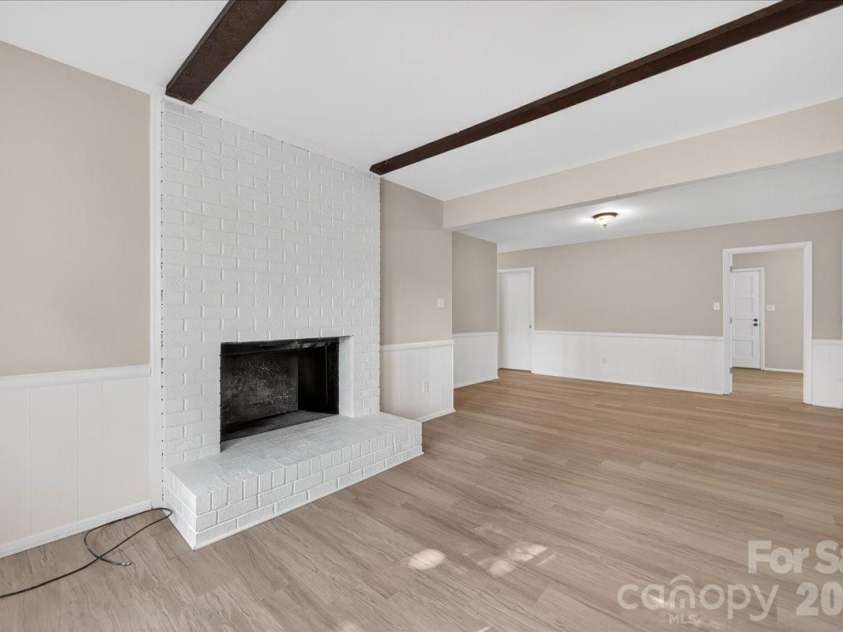 6576 Stoney Ridge Road, Matthews, NC 28104.  MLS# CAR4360783, YatesRealty ID 15808. 