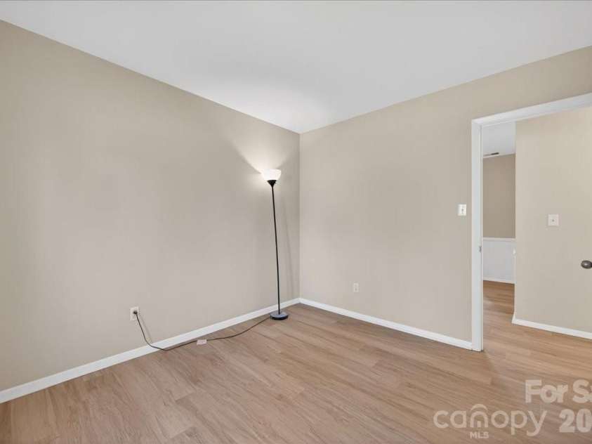 6576 Stoney Ridge Road, Matthews, NC 28104.  MLS# CAR4360783, YatesRealty ID 15808. 