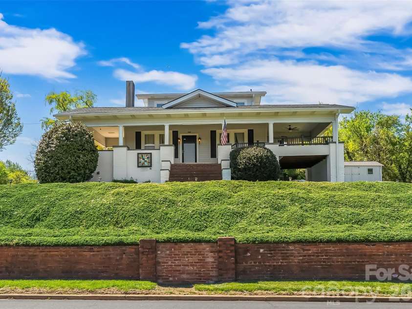 110 Burkemont Avenue, Morganton, NC 28655.  MLS# CAR4372950, YatesRealty ID 15810. 