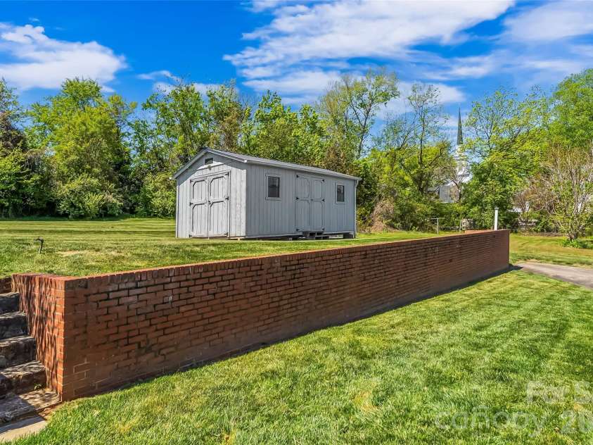110 Burkemont Avenue, Morganton, NC 28655.  MLS# CAR4372950, YatesRealty ID 15810. 