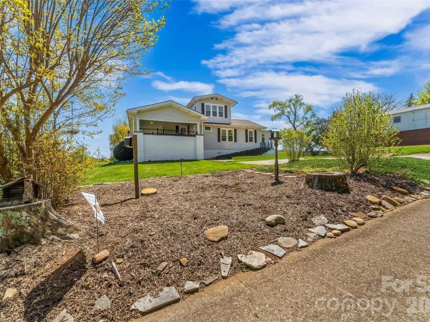110 Burkemont Avenue, Morganton, NC 28655.  MLS# CAR4372950, YatesRealty ID 15810. 