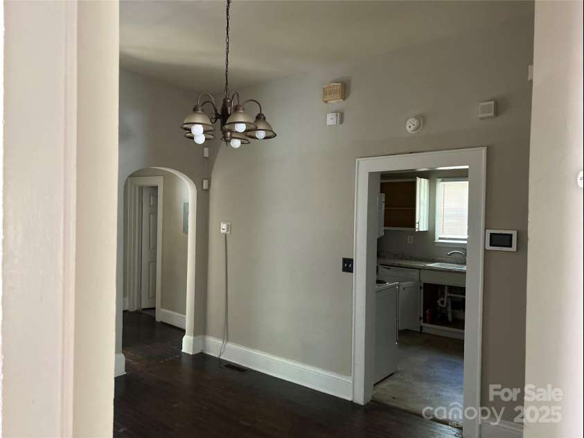 2433 Booker Avenue, Charlotte, NC 28216.  MLS# CAR4253086, YatesRealty ID 15810. Dining room