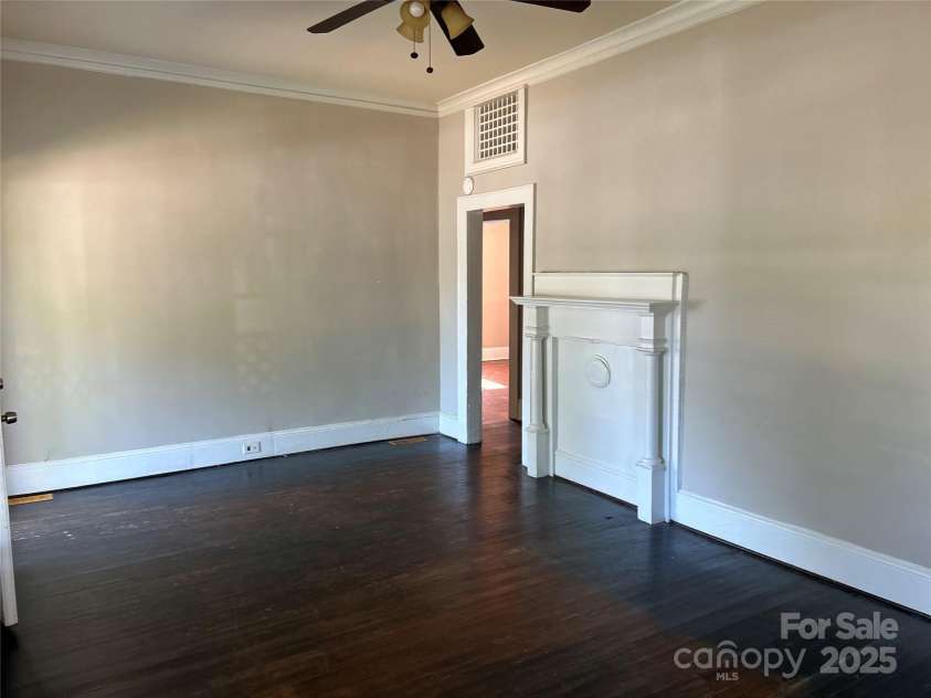 2433 Booker Avenue, Charlotte, NC 28216.  MLS# CAR4253086, YatesRealty ID 15810. Living room