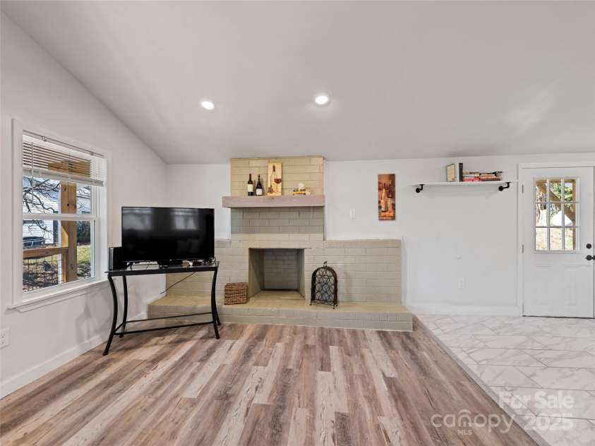 93 Sanctuary Hill Drive, Canton, NC 28716.  MLS# CAR4238425, YatesRealty ID 15811. 