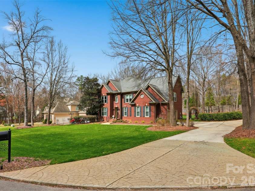 2117 Keegan Court, Matthews, NC 28104.  MLS# CAR4356033, YatesRealty ID 15812. 