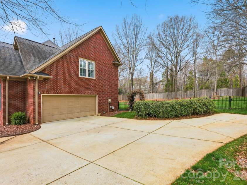2117 Keegan Court, Matthews, NC 28104.  MLS# CAR4356033, YatesRealty ID 15812. 