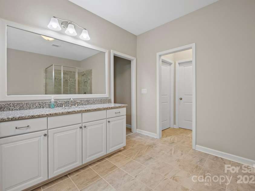 13044 Fen Court, Huntersville, NC 28078.  MLS# CAR4244817, YatesRealty ID 15813. Primary bathroom 3