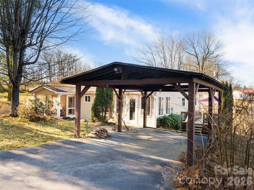 44 Presbyterian Church Road, Mills River, NC 28759.  MLS# CAR4341806, YatesRealty ID 15814. 