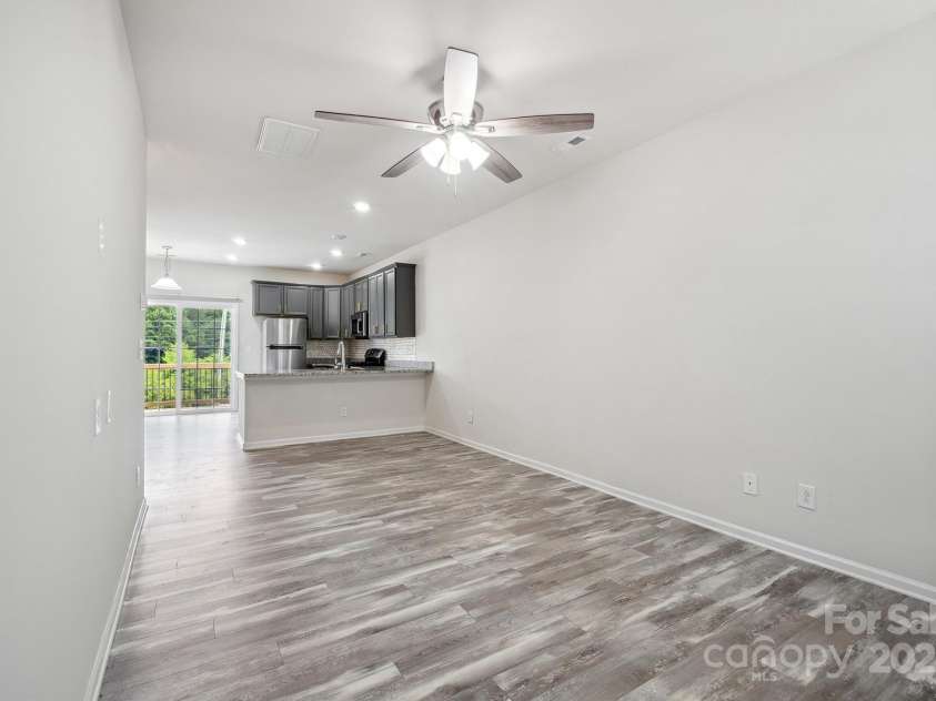 7011 Jane Parks Way, Charlotte, NC 28217.  MLS# CAR4217186, YatesRealty ID 15815. 