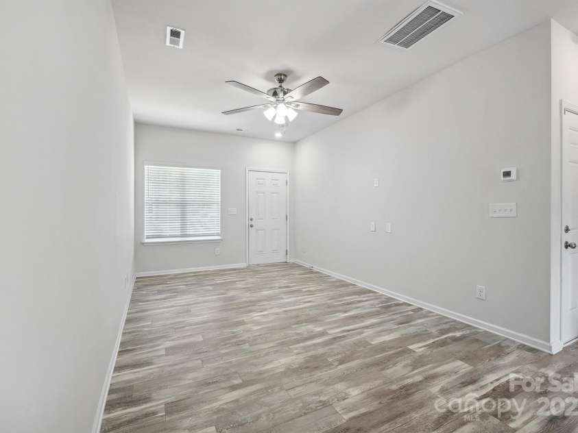 7011 Jane Parks Way, Charlotte, NC 28217.  MLS# CAR4217186, YatesRealty ID 15815. 