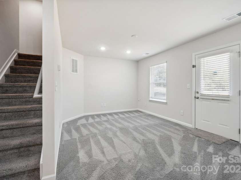 7011 Jane Parks Way, Charlotte, NC 28217.  MLS# CAR4217186, YatesRealty ID 15815. 