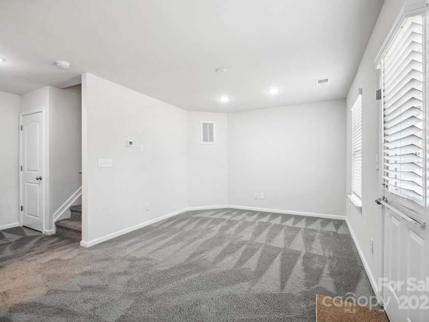 7011 Jane Parks Way, Charlotte, NC 28217.  MLS# CAR4217186, YatesRealty ID 15815. 